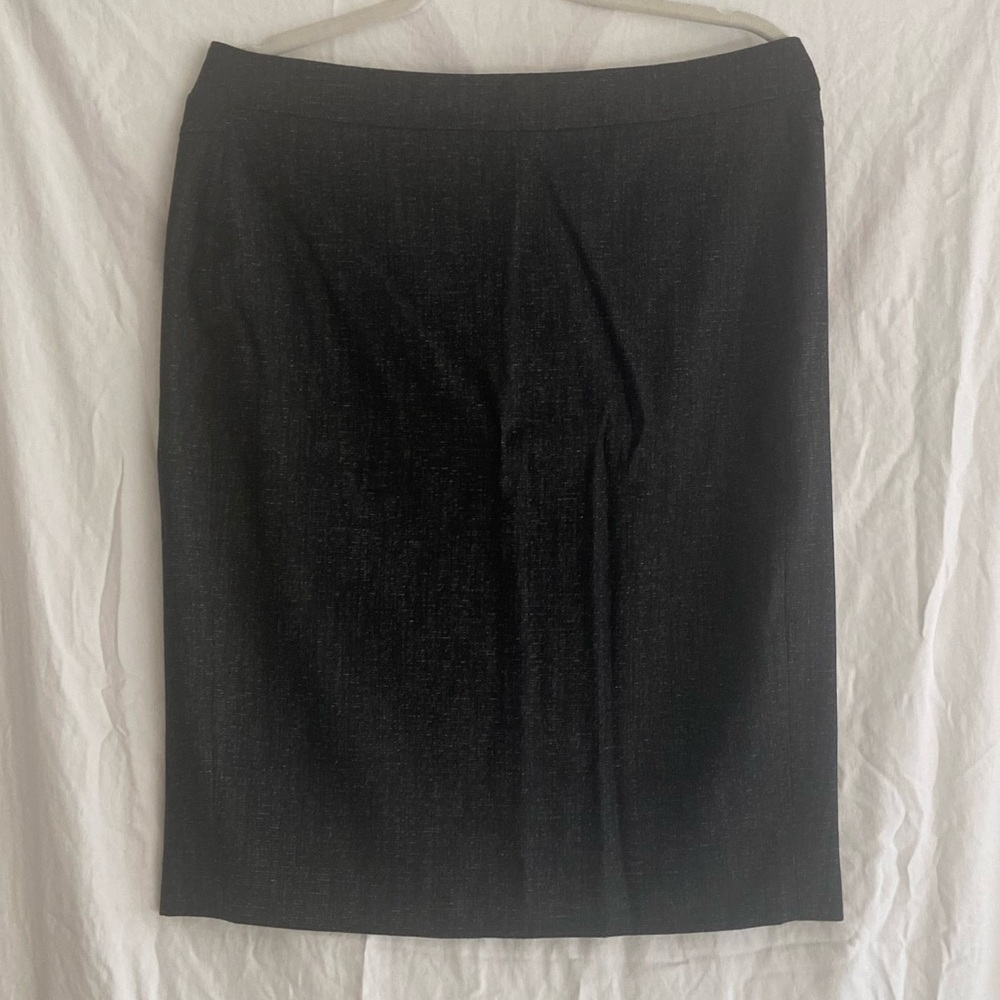 New with tags Ann Taylor Size 12 Wool Rayon Blend Black Knit Pencil Skirt